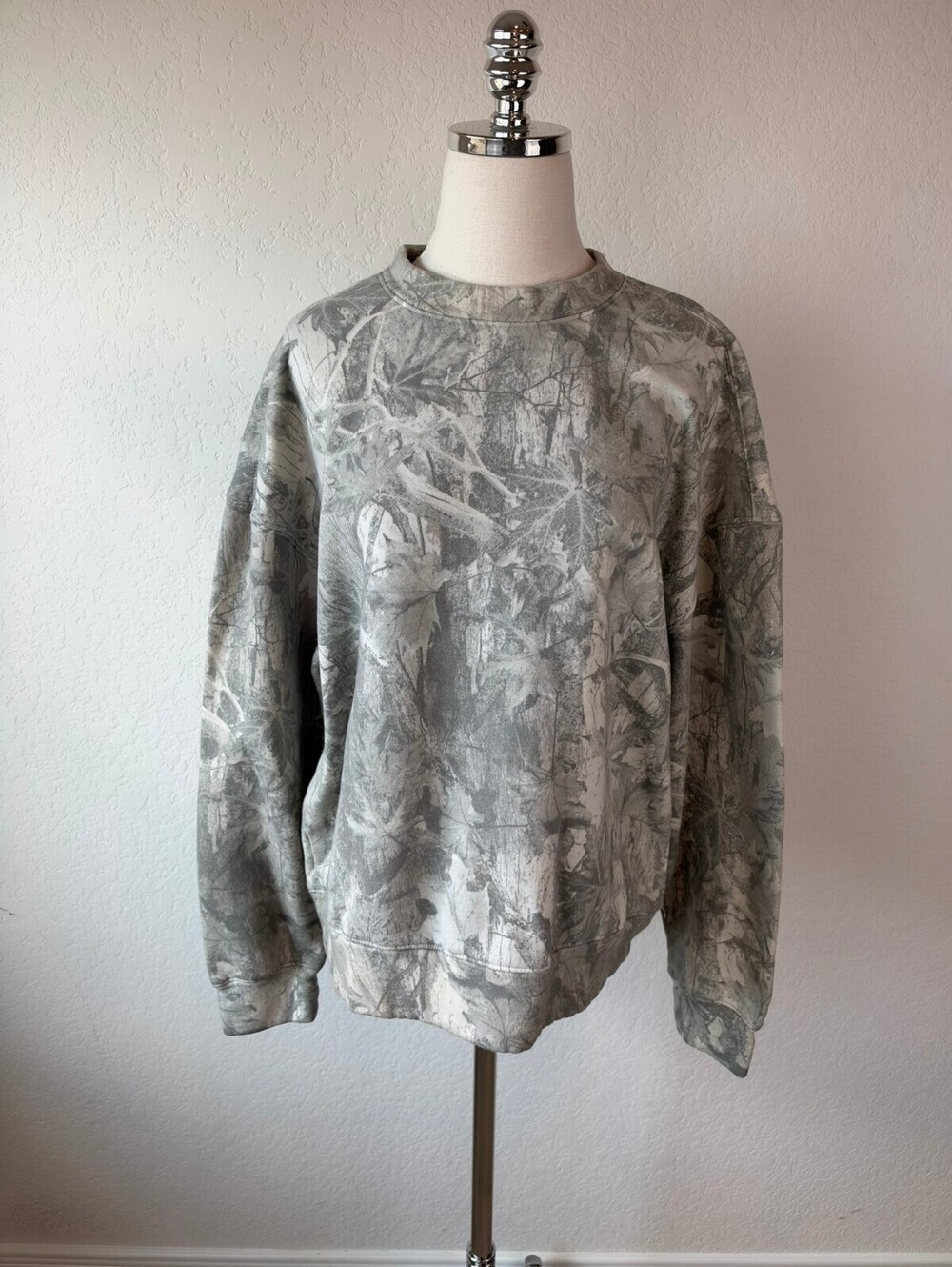 Hollister Camo Boxy Fit Sweatshirt size Medium